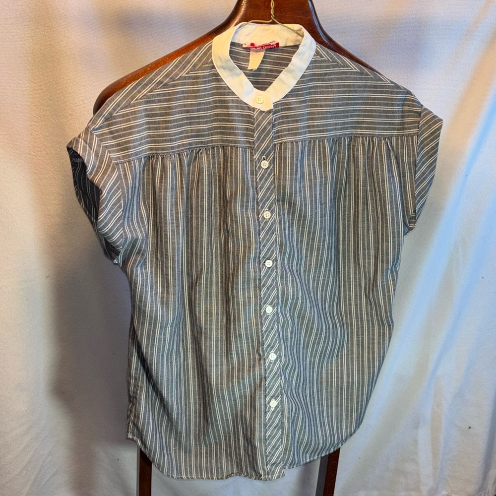 VINTAGE Laura Mae Petites black and white button down collar list, short rolled